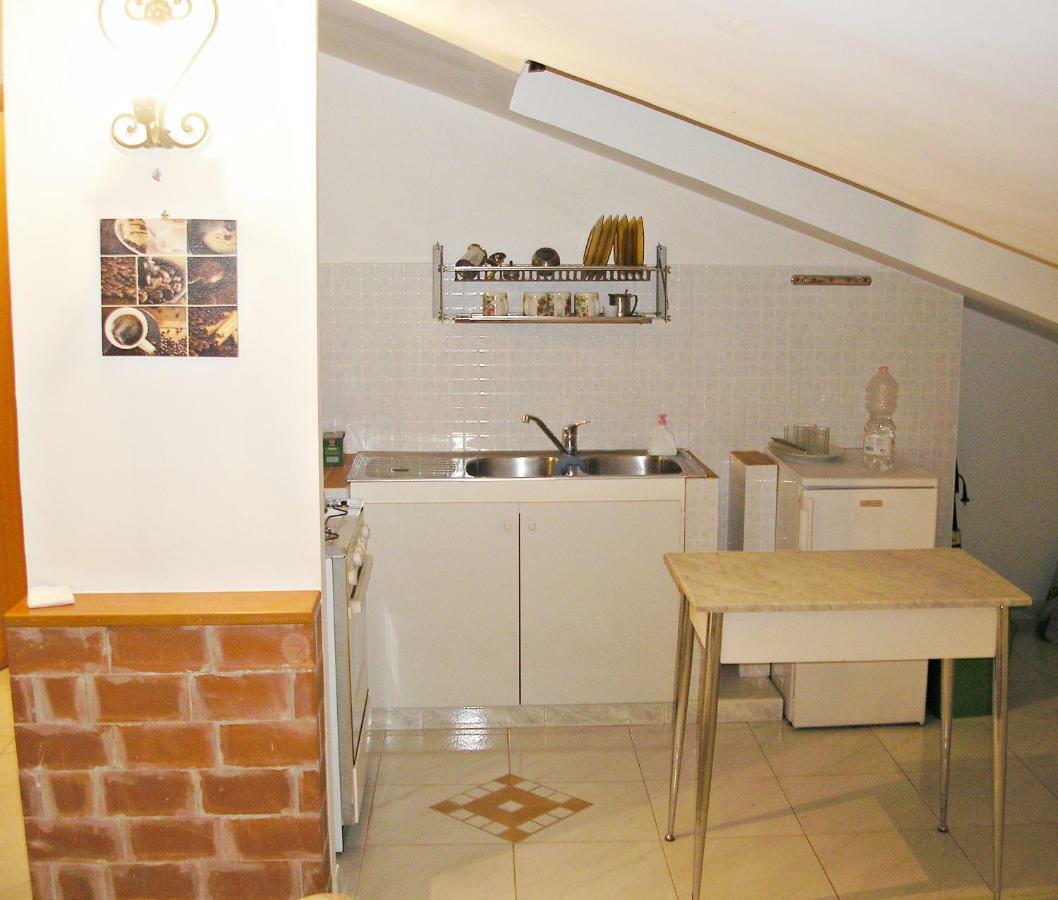 Appartamento Per 4 Persone Acerra Bagian luar foto
