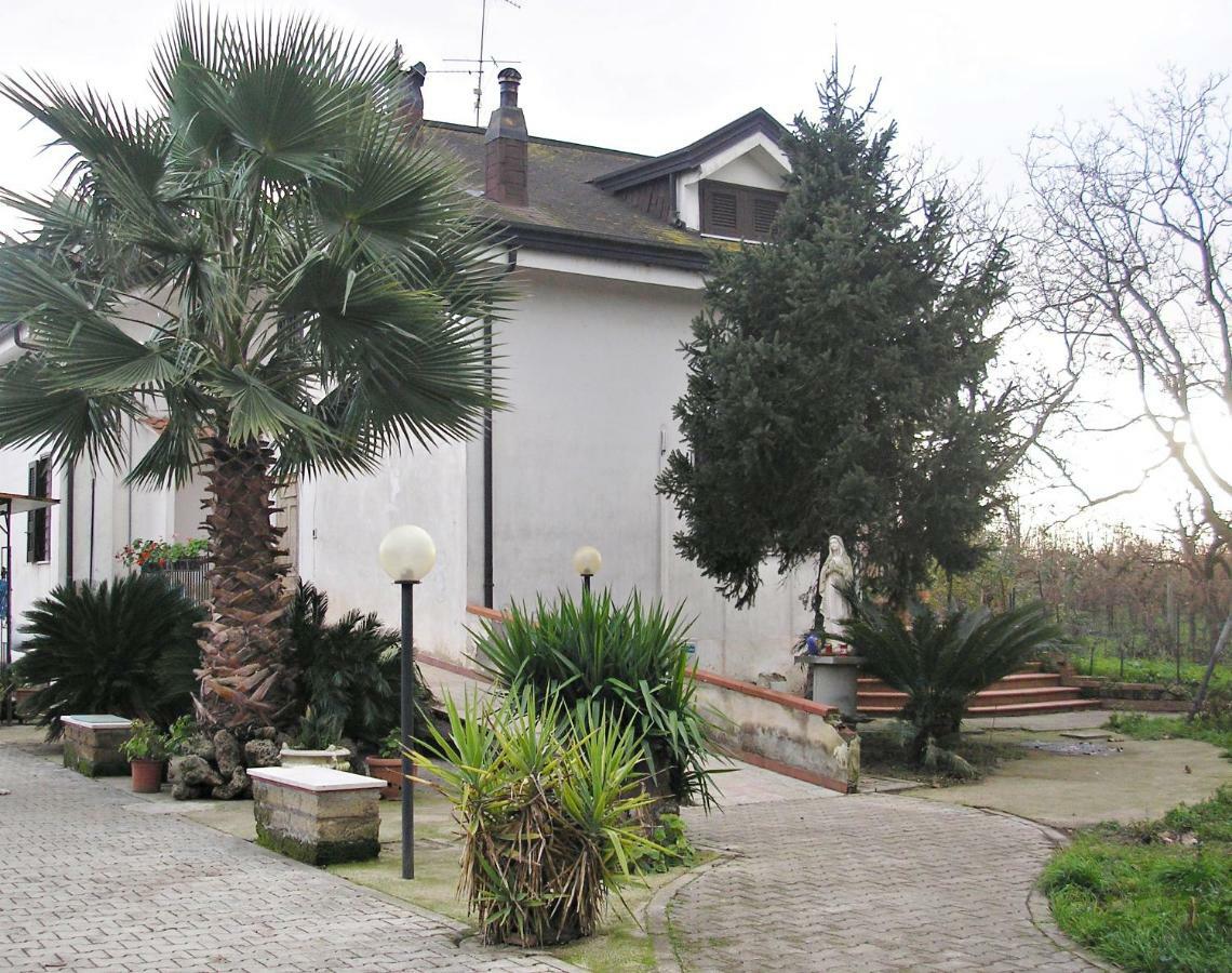 Appartamento Per 4 Persone Acerra Bagian luar foto